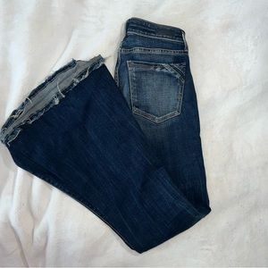 Distressed hem tidal blue super stretch